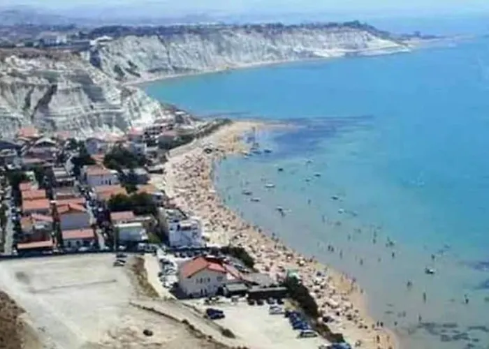 Zia Dichina Realmonte